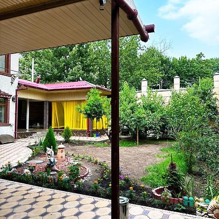Sultan Saray Hostel Osh Εξωτερικό φωτογραφία