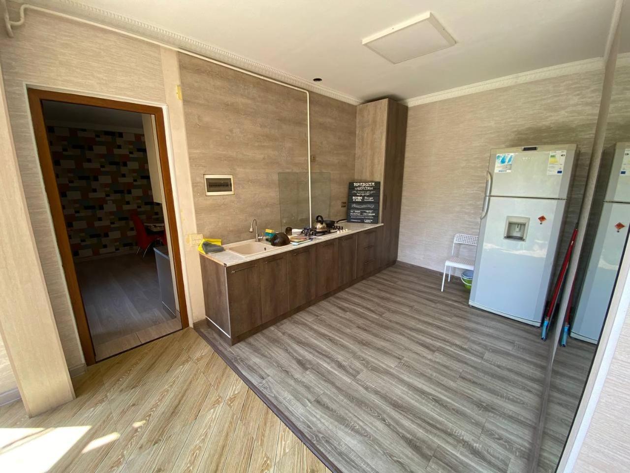 Sultan Saray Hostel Osh Εξωτερικό φωτογραφία