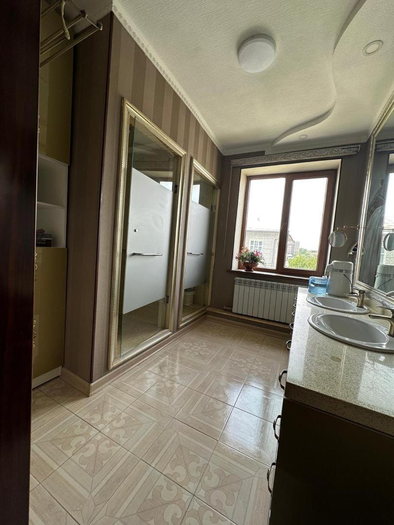 Sultan Saray Hostel Osh Εξωτερικό φωτογραφία