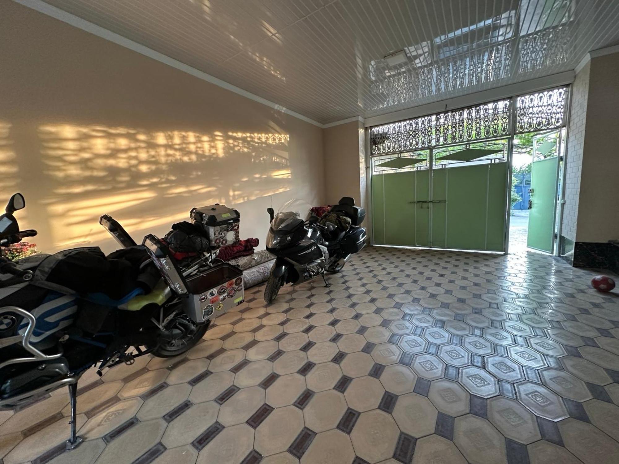 Sultan Saray Hostel Osh Εξωτερικό φωτογραφία