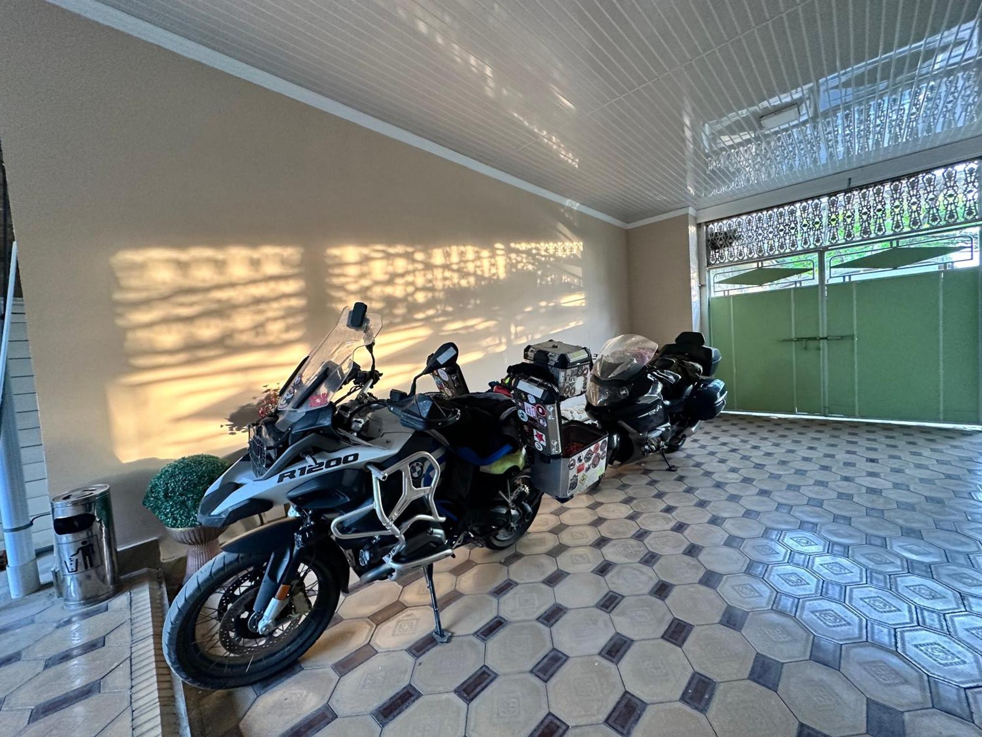 Sultan Saray Hostel Osh Εξωτερικό φωτογραφία